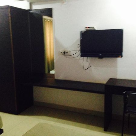 Aston Service Apartment 班加罗尔 外观 照片
