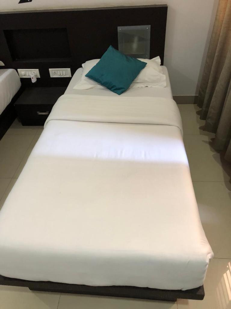 Aston Service Apartment 班加罗尔 外观 照片