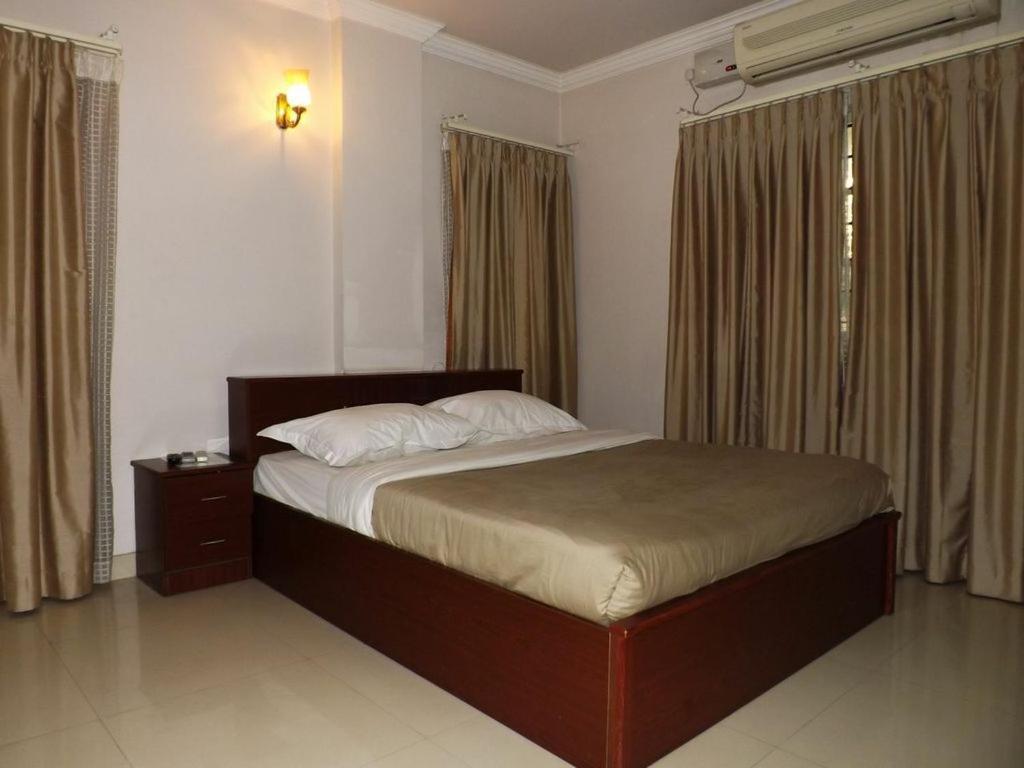 Aston Service Apartment 班加罗尔 外观 照片